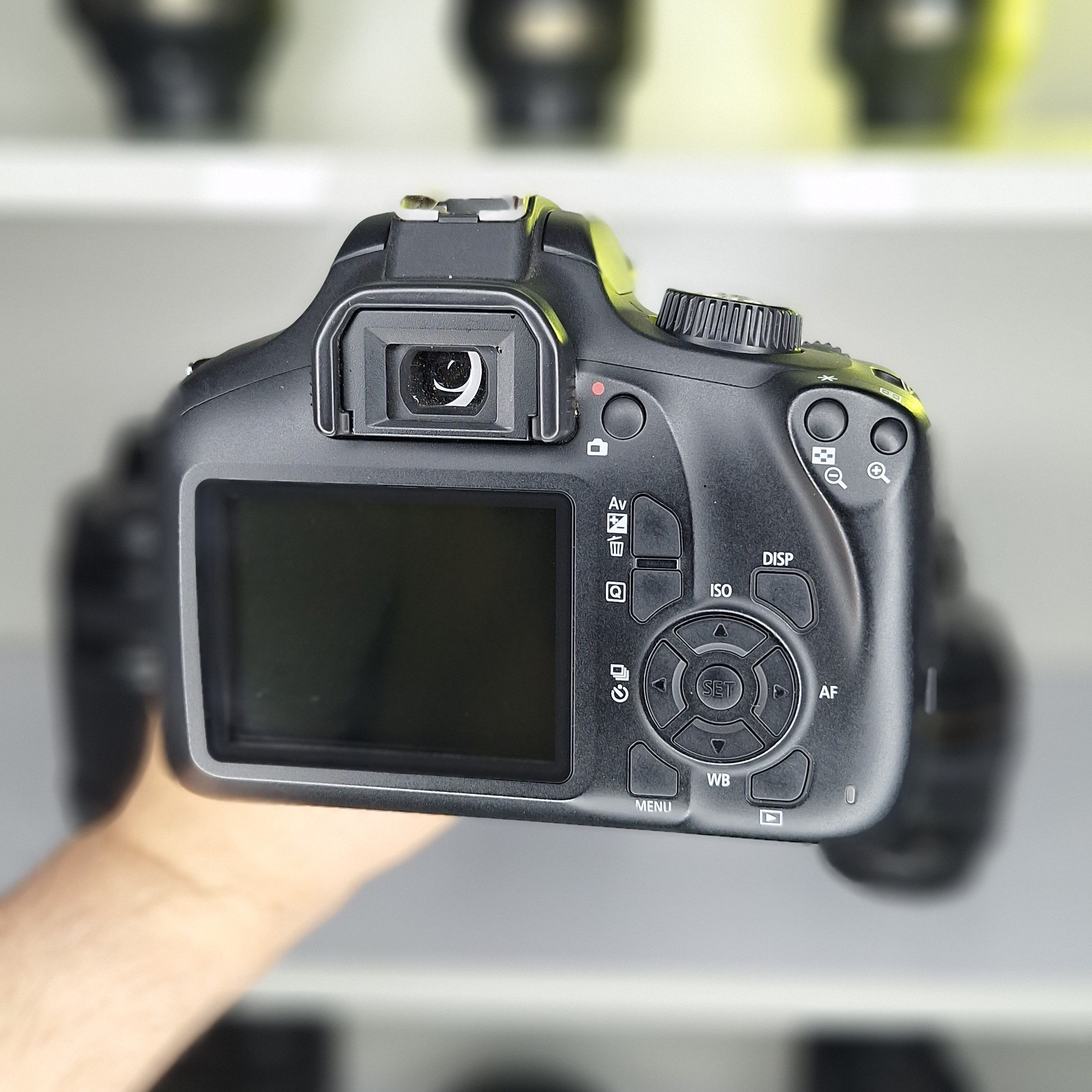 دوربین Canon 4000D دست دوم همراه لنز 55-18 میلی متر