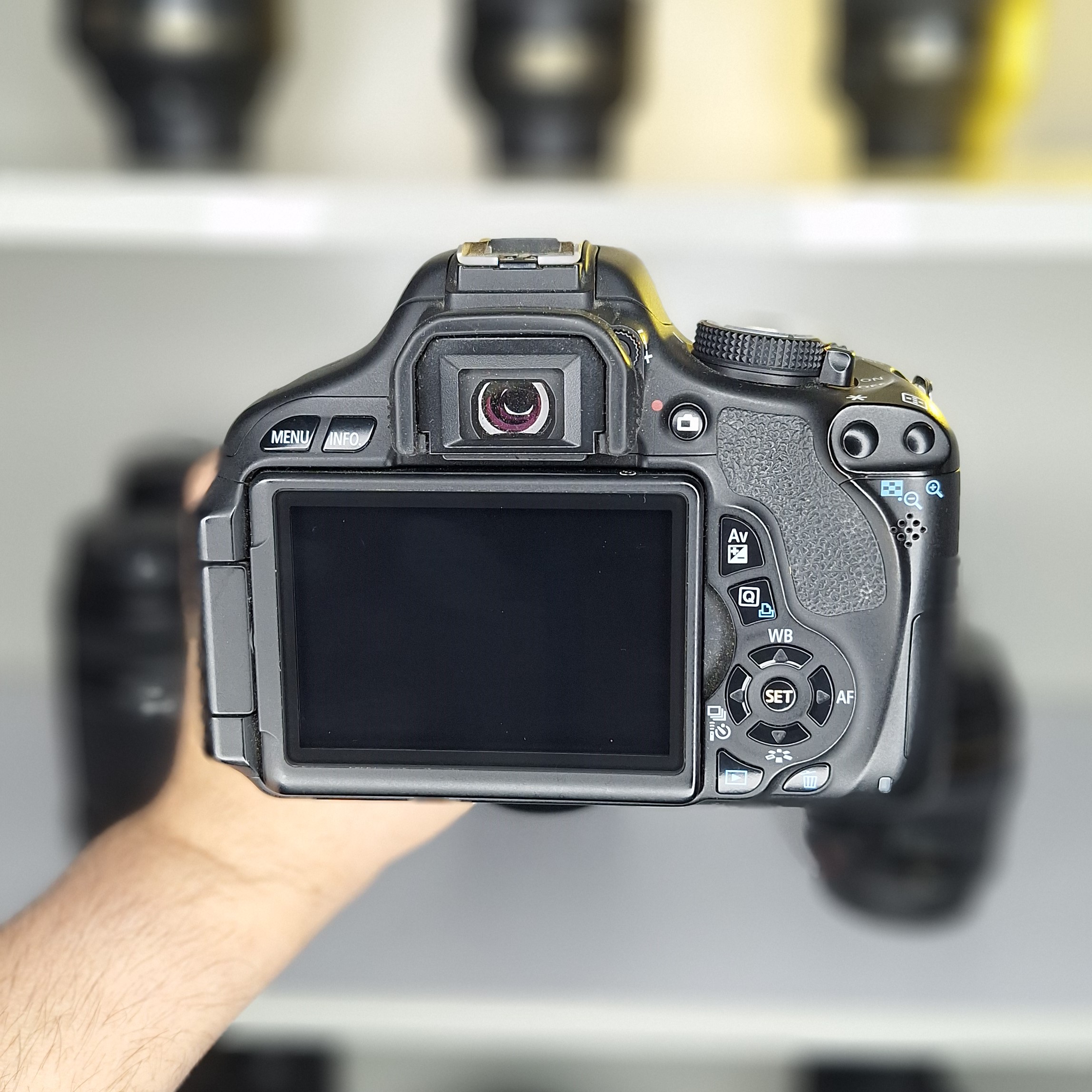دوربین Canon 600D دست دوم همراه لنز 55-18 میلی متر