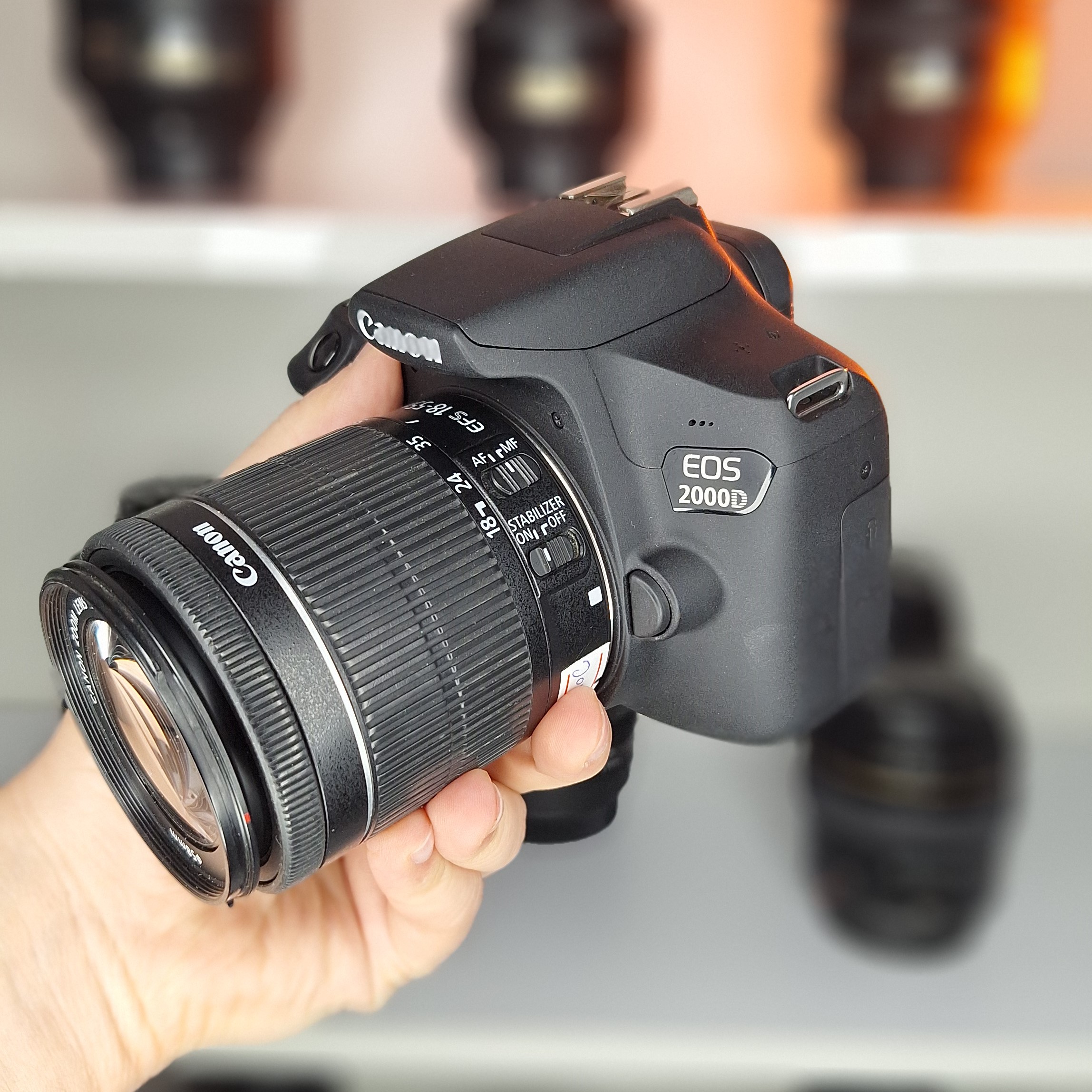 دوربین Canon 2000D دست دوم همراه لنز 55-18 میلی متر