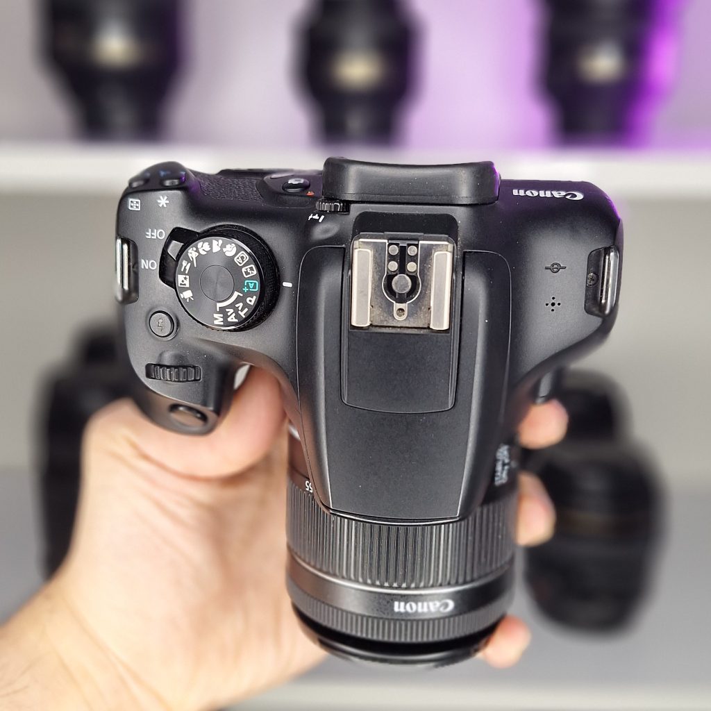 دوربین Canon 1300D دست دوم همراه لنز 55-18 میلی متر